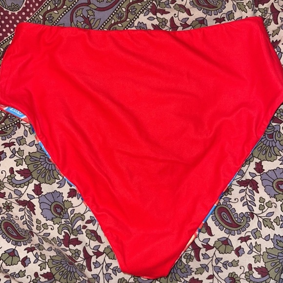 Wolven Santorini Reversible High-Waisted Bikini Bottom - Picture 5 of 6